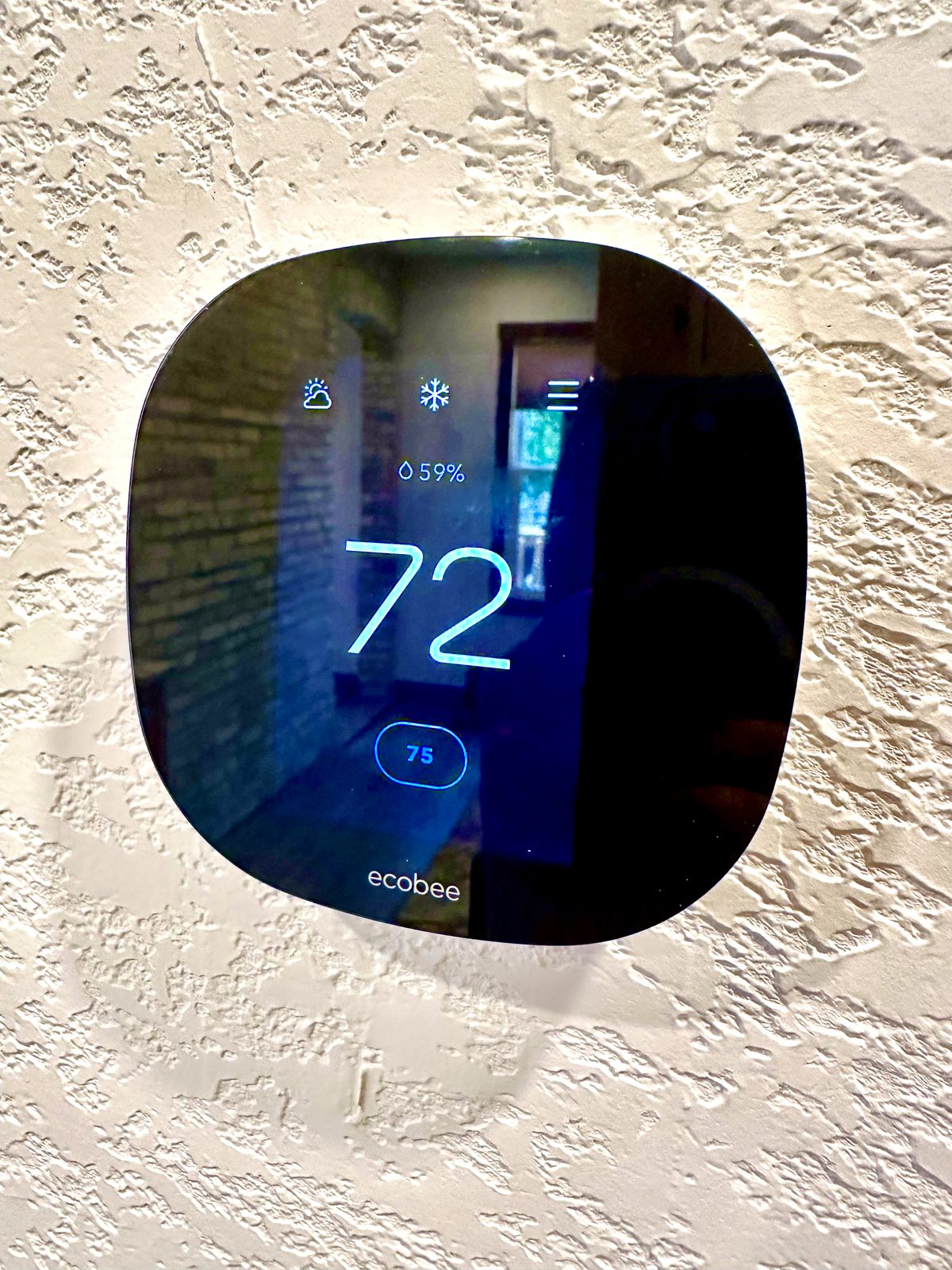 Smart thermostat for indoor temperature control