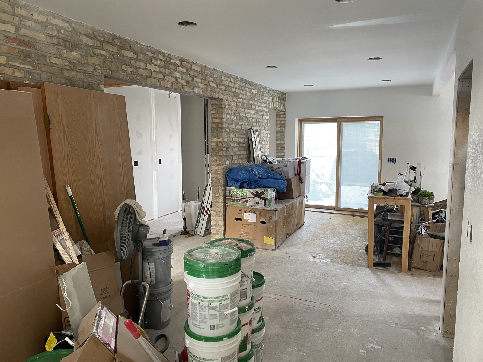 Feb 2022 · Drywall goes up around the brick