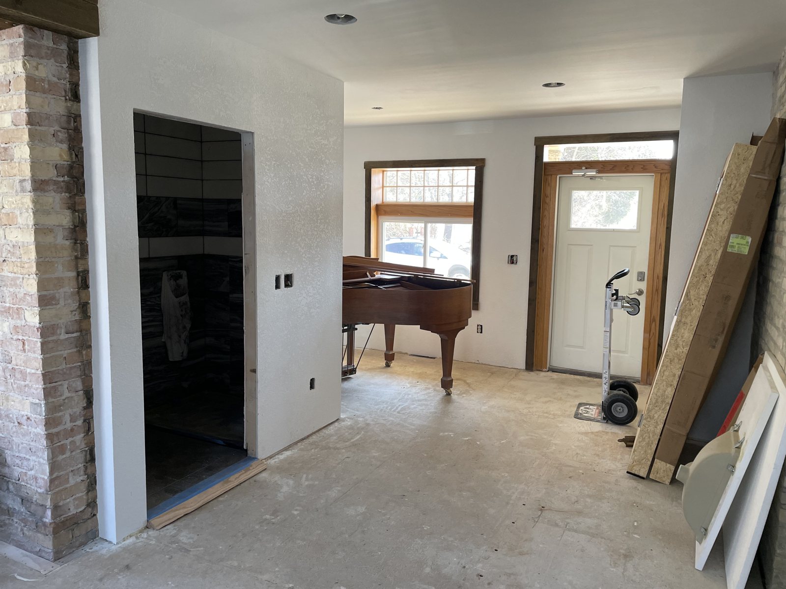Mar 2022 · The piano corner takes shape